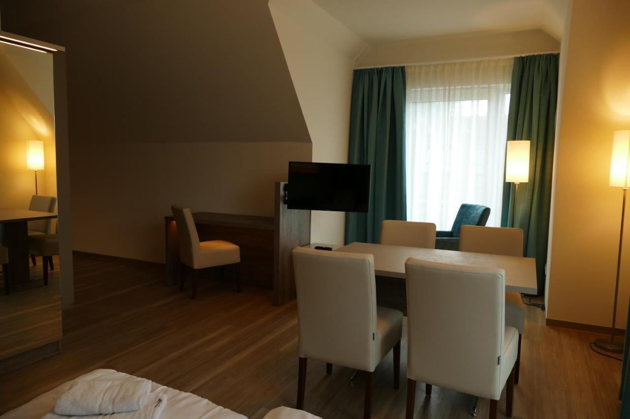 Meyn'S Apartments & Hotel Soltau Exterior photo